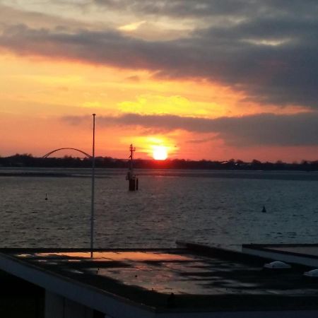 Fehmarn Burgtiefe Suedstrand Meerblick Apartment Meerzeit Ngoại thất bức ảnh